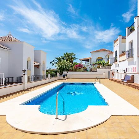Apartamento Chimenea Playa - 2 Dormitorios Y Terraza Нерха Экстерьер фото